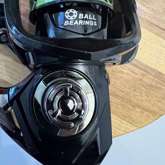 Brand New Deukio Premium Brand Fishing Reel Model DK4000! - Picture 12 of 16